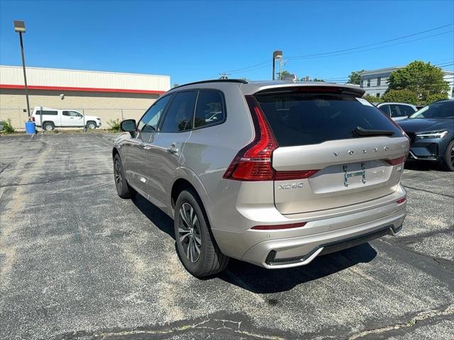 2024 Volvo XC60 B5 Core Dark Theme