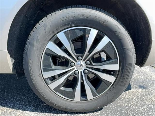 2024 Volvo XC60 B5 Core Dark Theme
