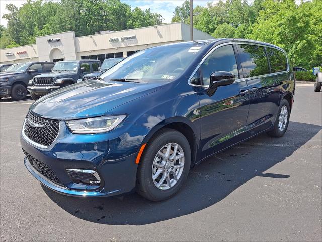 2025 Chrysler Pacifica PACIFICA SELECT