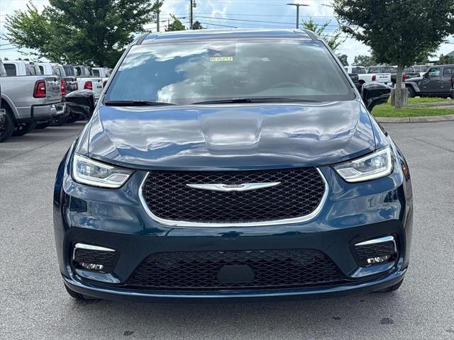 2025 Chrysler Pacifica PACIFICA SELECT