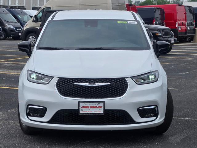 2025 Chrysler Pacifica PACIFICA SELECT