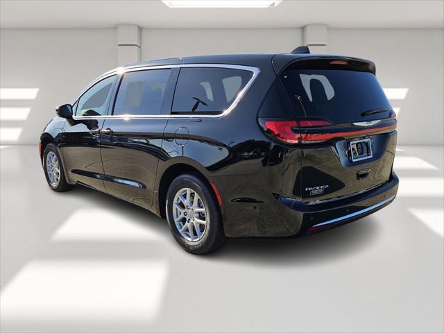 2025 Chrysler Pacifica PACIFICA SELECT