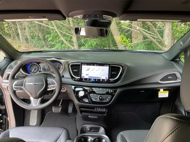 2025 Chrysler Pacifica PACIFICA SELECT