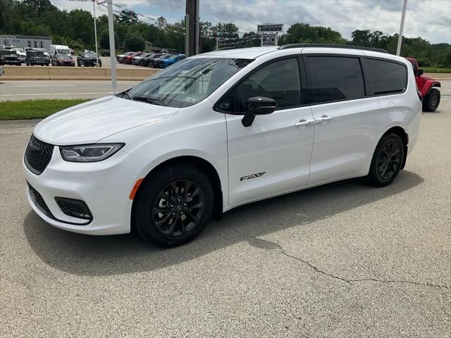 2025 Chrysler Pacifica PACIFICA SELECT