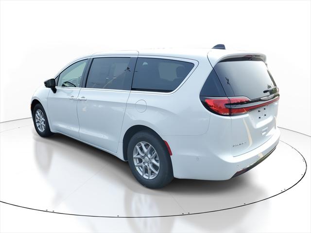 2025 Chrysler Pacifica PACIFICA SELECT