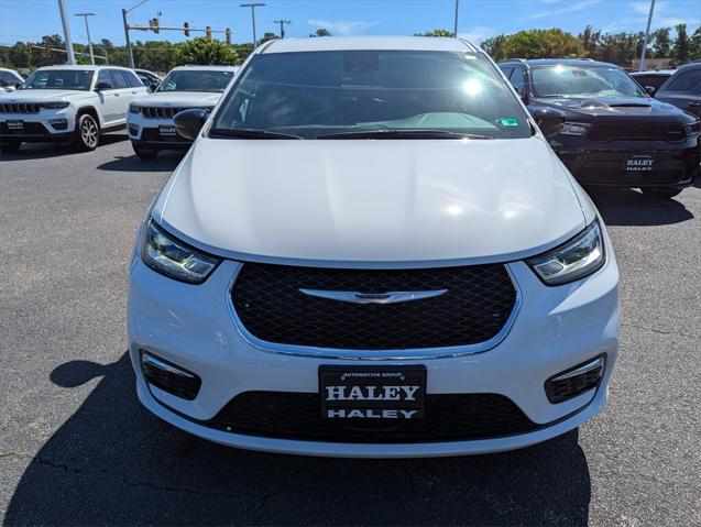 2025 Chrysler Pacifica PACIFICA SELECT