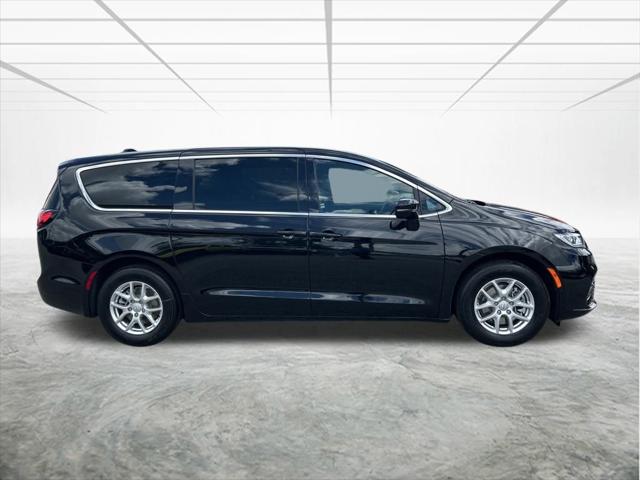 2025 Chrysler Pacifica PACIFICA SELECT