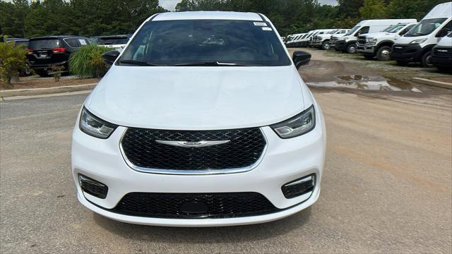 2025 Chrysler Pacifica PACIFICA SELECT
