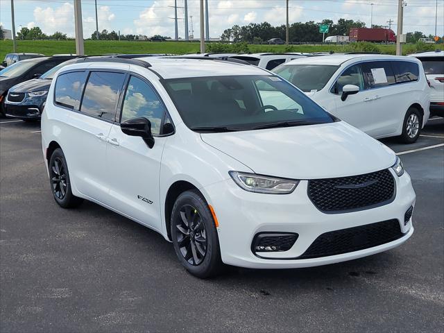 2025 Chrysler Pacifica PACIFICA SELECT