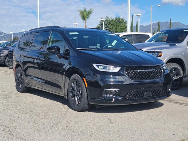 2025 Chrysler Pacifica PACIFICA SELECT