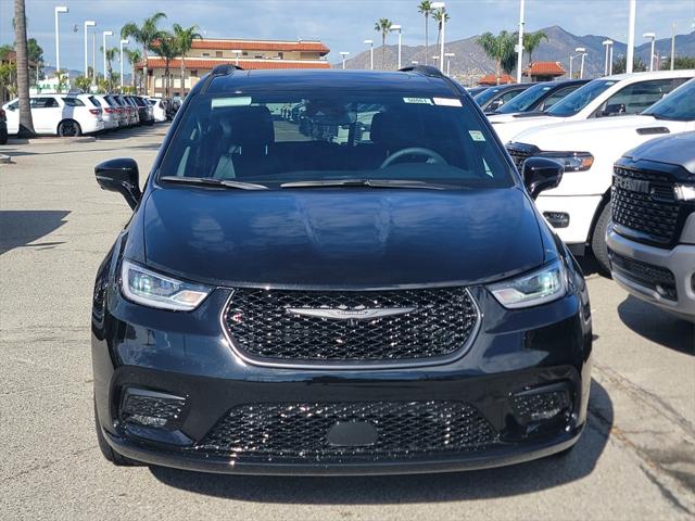 2025 Chrysler Pacifica PACIFICA SELECT