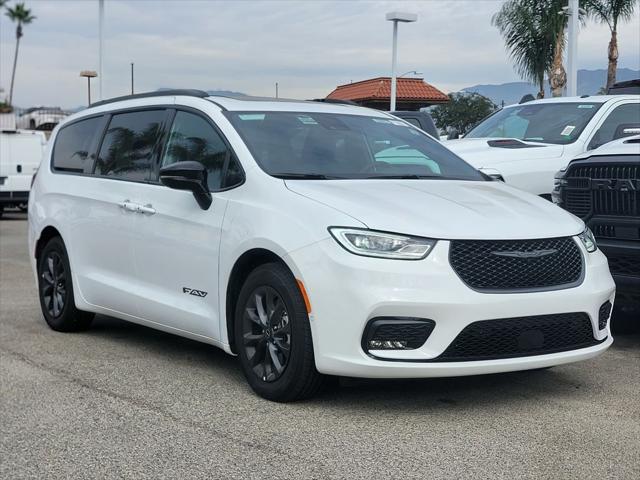 2025 Chrysler Pacifica PACIFICA SELECT