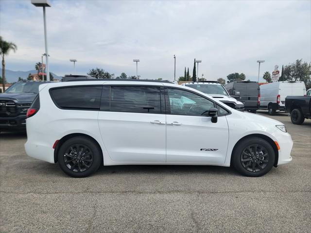 2025 Chrysler Pacifica PACIFICA SELECT