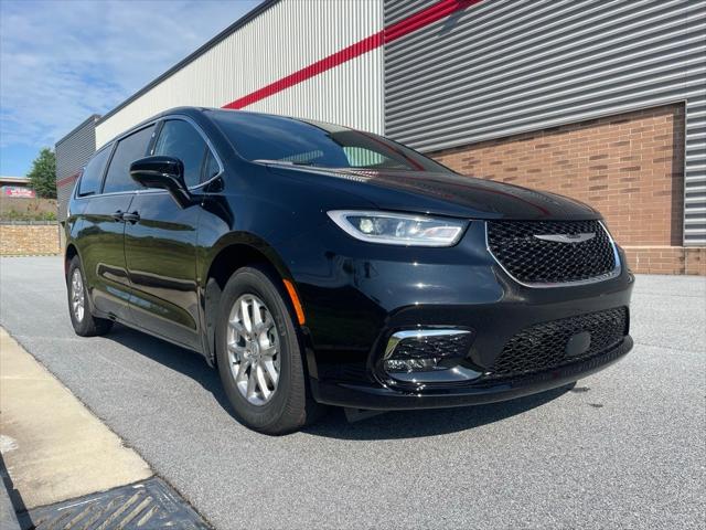 2025 Chrysler Pacifica PACIFICA SELECT