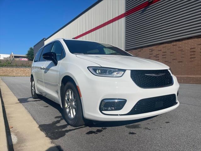 2025 Chrysler Pacifica PACIFICA SELECT