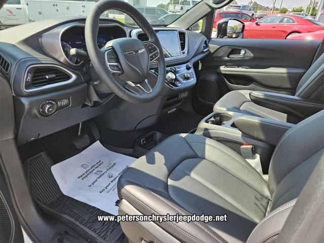 2025 Chrysler Pacifica PACIFICA SELECT