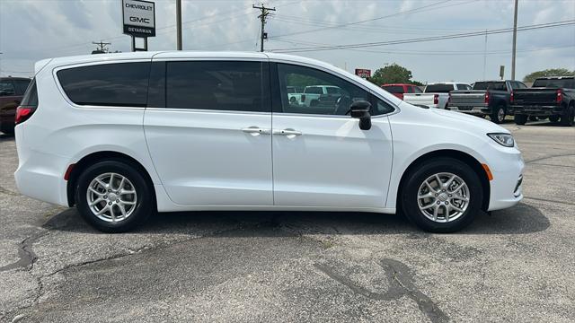 2025 Chrysler Pacifica PACIFICA SELECT