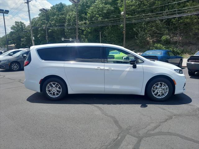 2025 Chrysler Pacifica PACIFICA SELECT