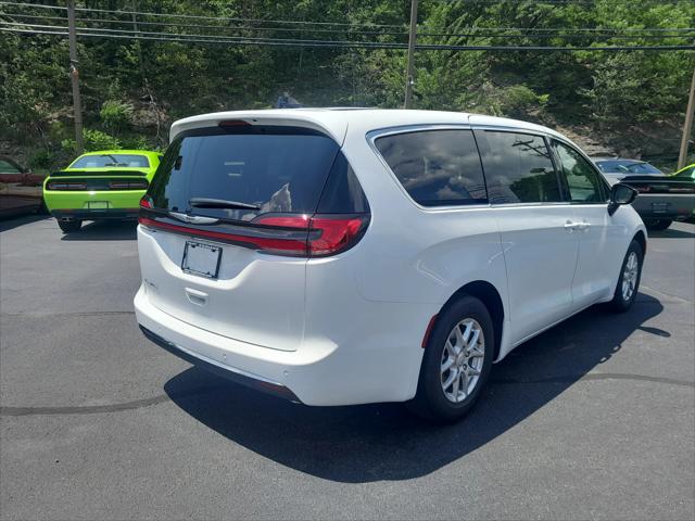 2025 Chrysler Pacifica PACIFICA SELECT