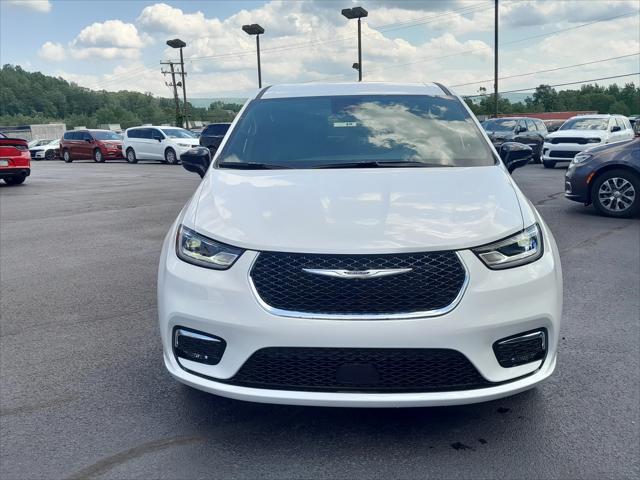 2025 Chrysler Pacifica PACIFICA SELECT