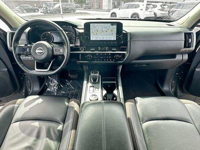 2023 Nissan Pathfinder SL 4WD