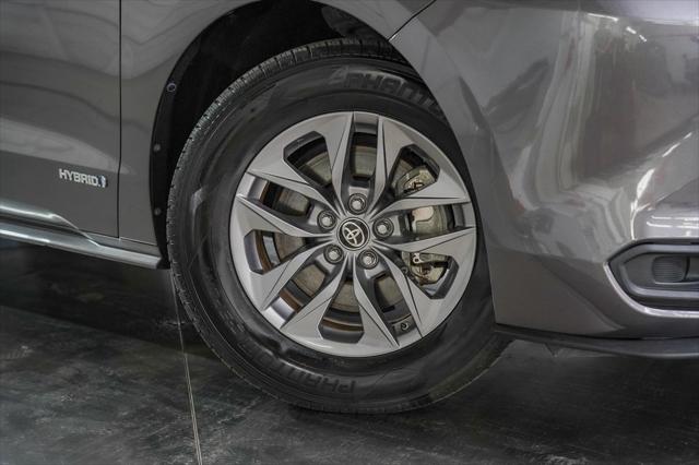 2021 Toyota Sienna LE