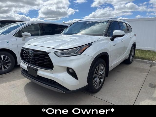 2021 Toyota Highlander Hybrid Platinum