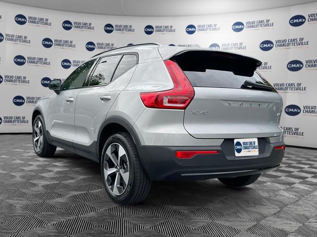2023 Volvo XC40 B5 Plus Dark Theme