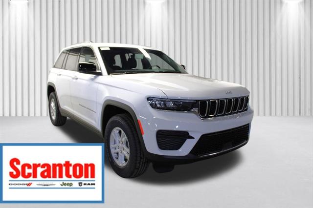 2025 Jeep Grand Cherokee GRAND CHEROKEE LAREDO 4X4