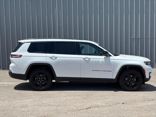 2023 Jeep Grand Cherokee L Altitude 4x2