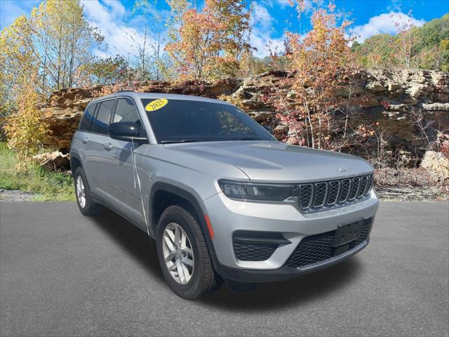 2025 Jeep Grand Cherokee GRAND CHEROKEE LAREDO X 4X4