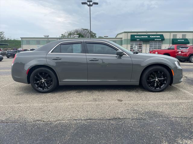 2017 Chrysler 300 Limited AWD