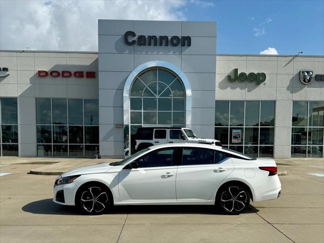 2023 Nissan Altima SR FWD