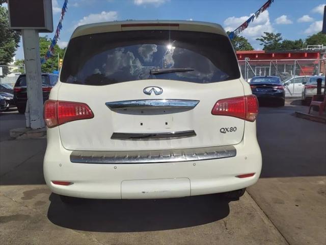 2017 INFINITI QX80 Standard