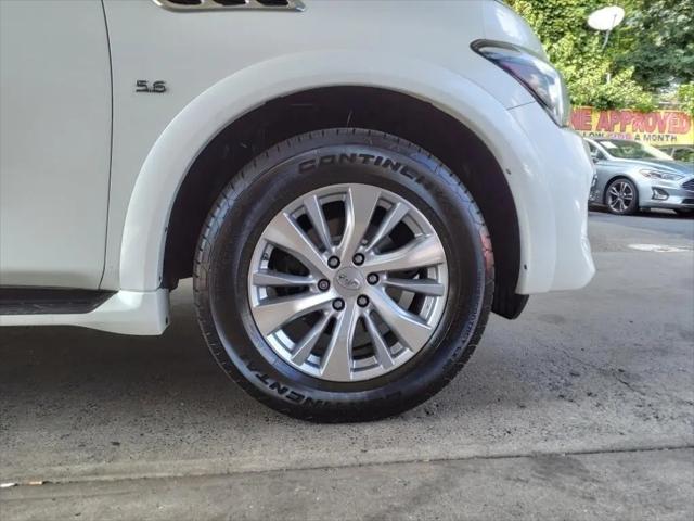 2017 INFINITI QX80 Standard