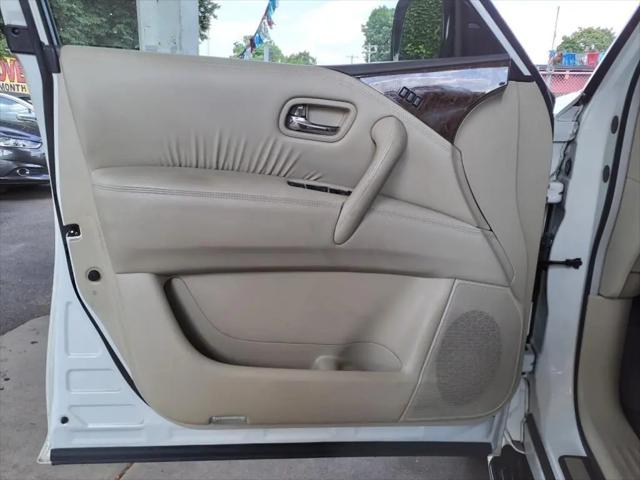 2017 INFINITI QX80 Standard