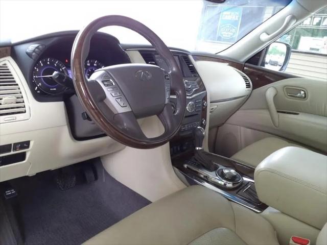 2017 INFINITI QX80 Standard