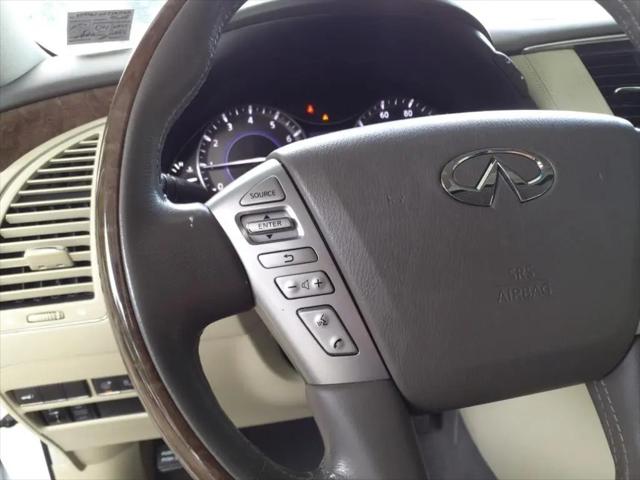2017 INFINITI QX80 Standard