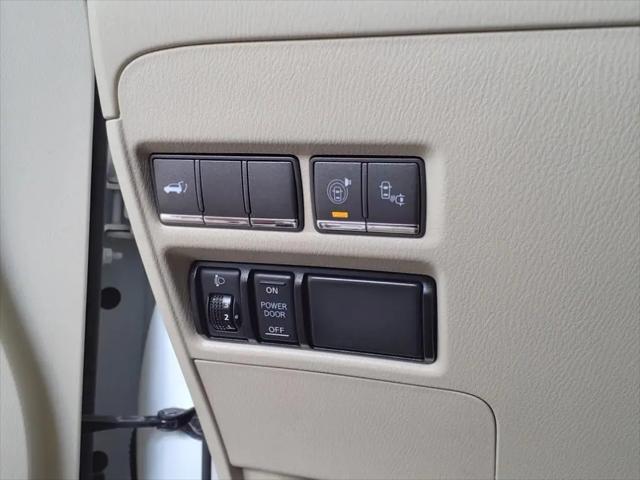 2017 INFINITI QX80 Standard