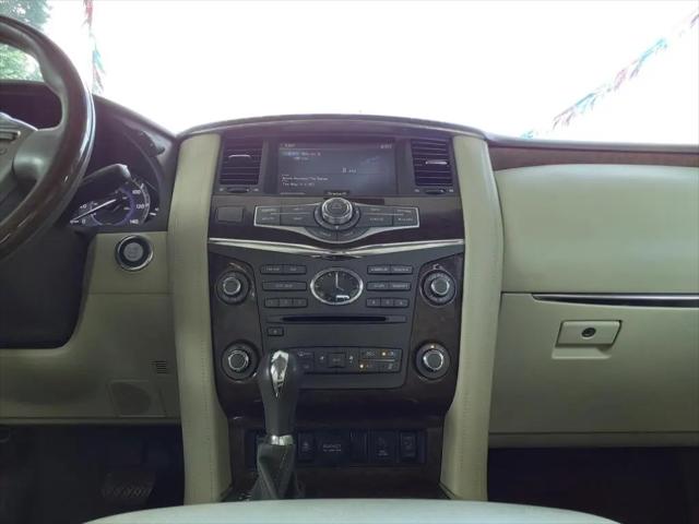 2017 INFINITI QX80 Standard