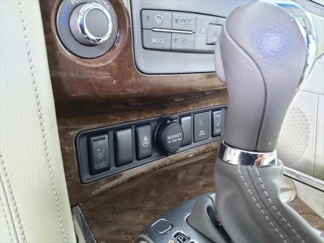 2017 INFINITI QX80 Standard