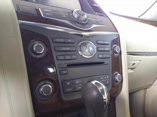 2017 INFINITI QX80 Standard