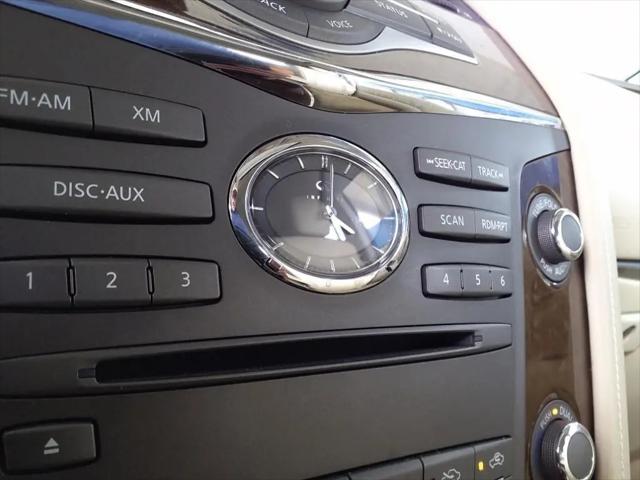 2017 INFINITI QX80 Standard