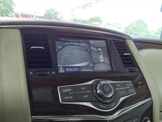 2017 INFINITI QX80 Standard