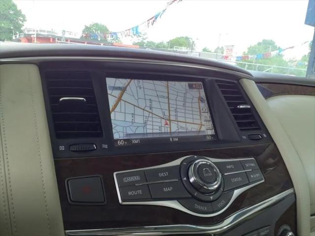 2017 INFINITI QX80 Standard