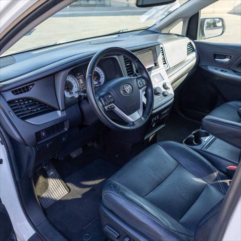 2015 Toyota Sienna SE 8 Passenger