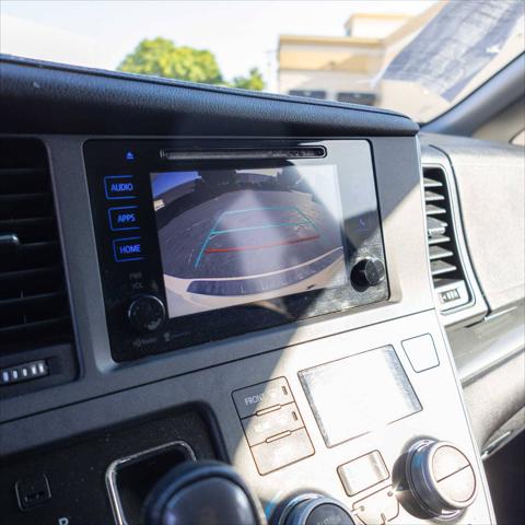 2015 Toyota Sienna SE 8 Passenger
