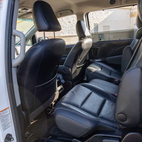 2015 Toyota Sienna SE 8 Passenger