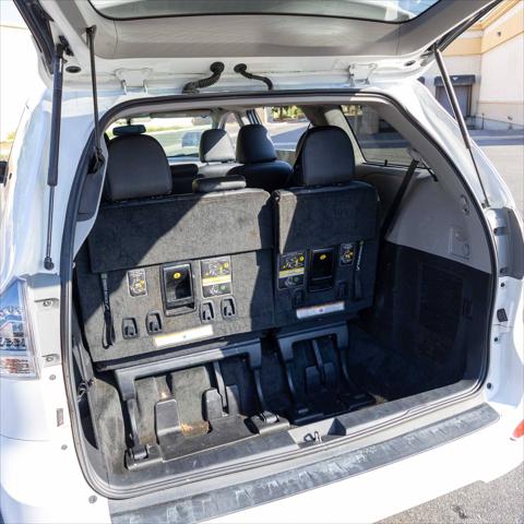 2015 Toyota Sienna SE 8 Passenger