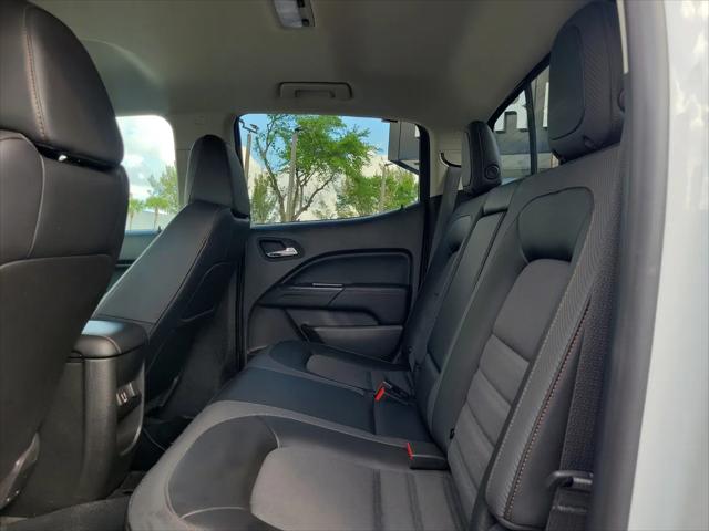 2022 GMC Canyon 4WD Crew Cab Short Box AT4 - Cloth